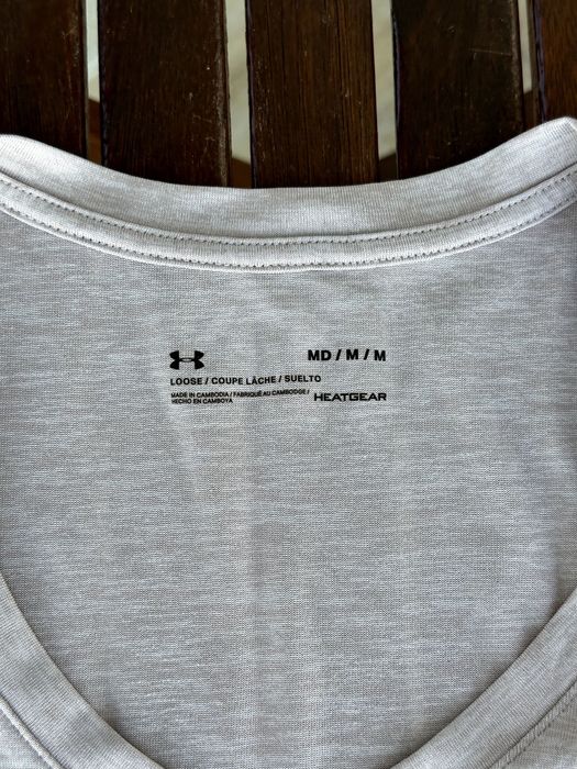 Дамска спортна тениска Under Armour (Loose Fit) - размер М, Отлично състояние