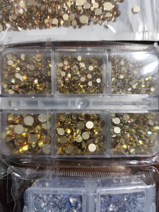 Lot pietricele decorative plus adeziv