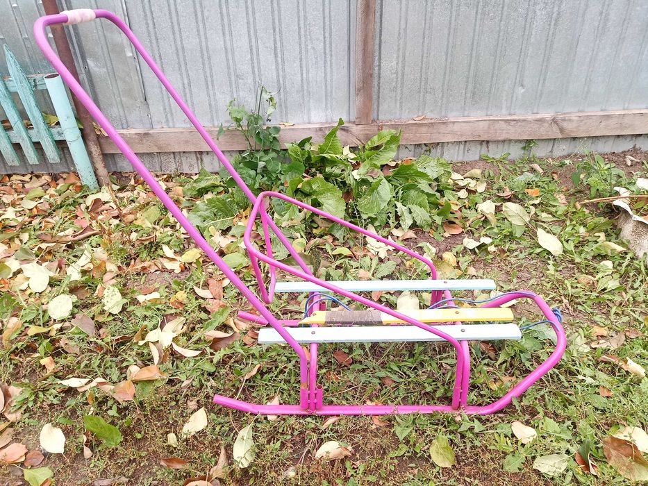 Самокат  и санки детский даром