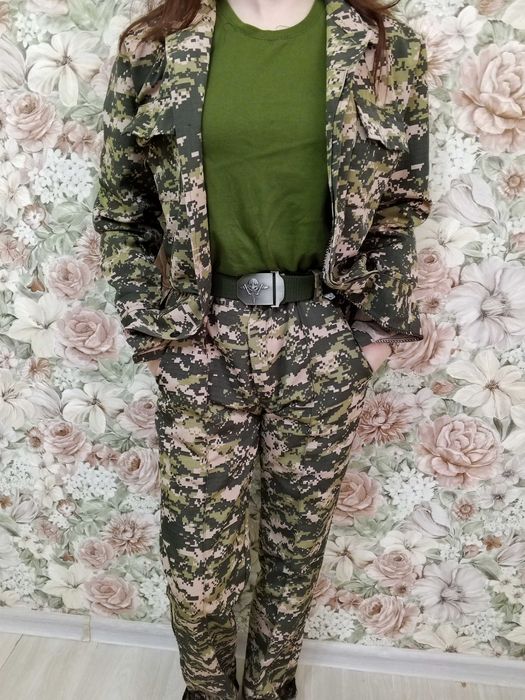 Военная форма.     .      .    .