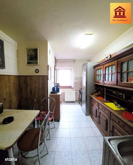 Apartament 3 camere Zona Intim ( etaj 2 , 100 mp)