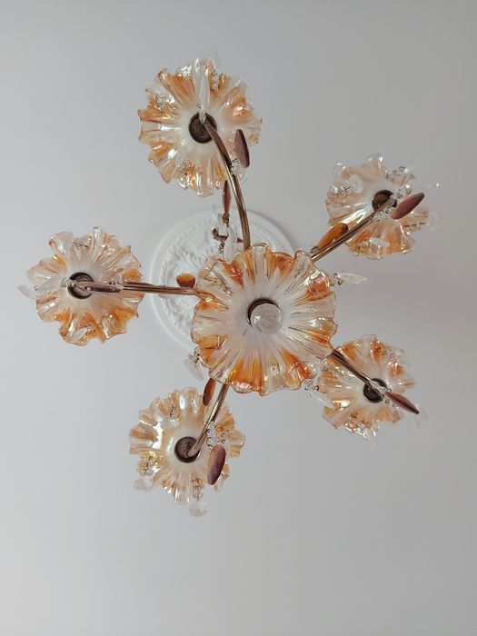 Продается люстра
5ти рожковы