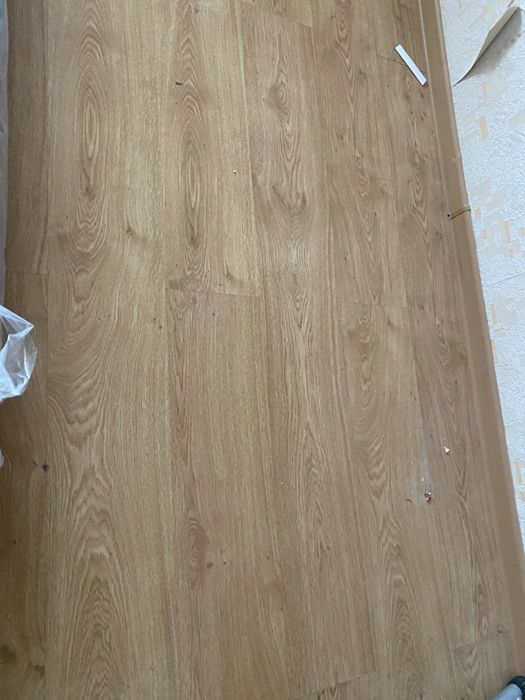 Продам б/у двери, ламинат! Самовывоз!!!