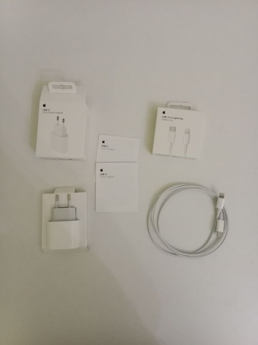 Зарядка для айфона оригинал