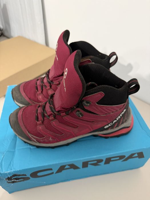 Bocanci dama drumetii