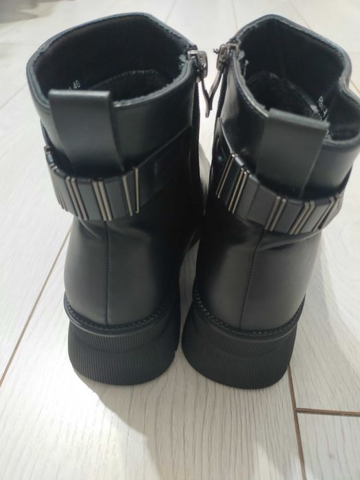 Ботинки демисезонные