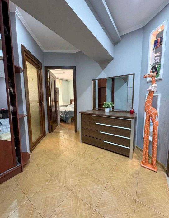 ц1 2 комнатная 65м2 , продается квартира ( японское посольство )