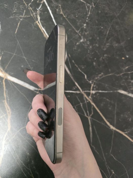 Продам Iphone16pro 256 гб
