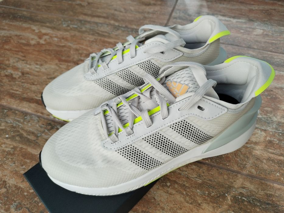 Маратонки Adidas 38