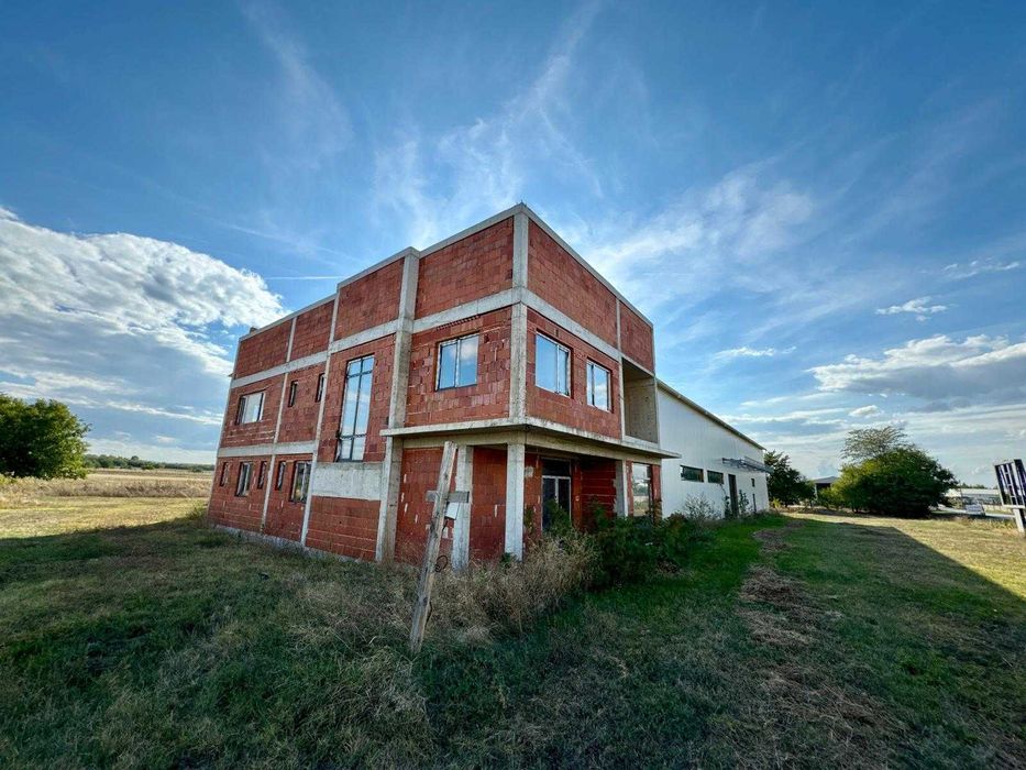 Продава се Промишлена сграда в с. Козаревец, Област Велико Търново - 6861 кв.м за 100 €/кв.м - Снимка #14