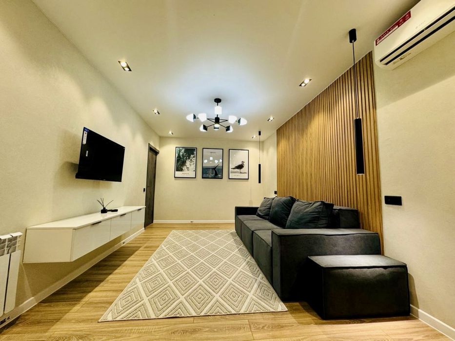 Срочно Продаю Квартира Новомосковская 3/3/4 Новый Евролюкс 77 Серия