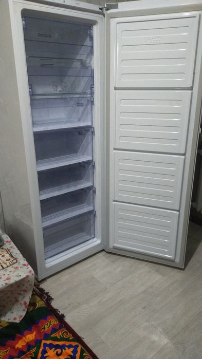 Продам морозильную камеру