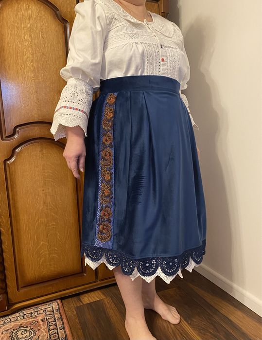 Costum popular cu zadie