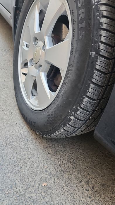 Ласетти жентра сотилади