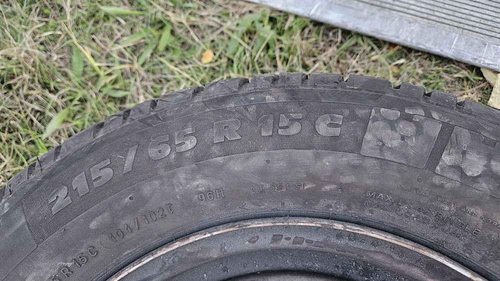 Гуми 215 65 15С мишелин