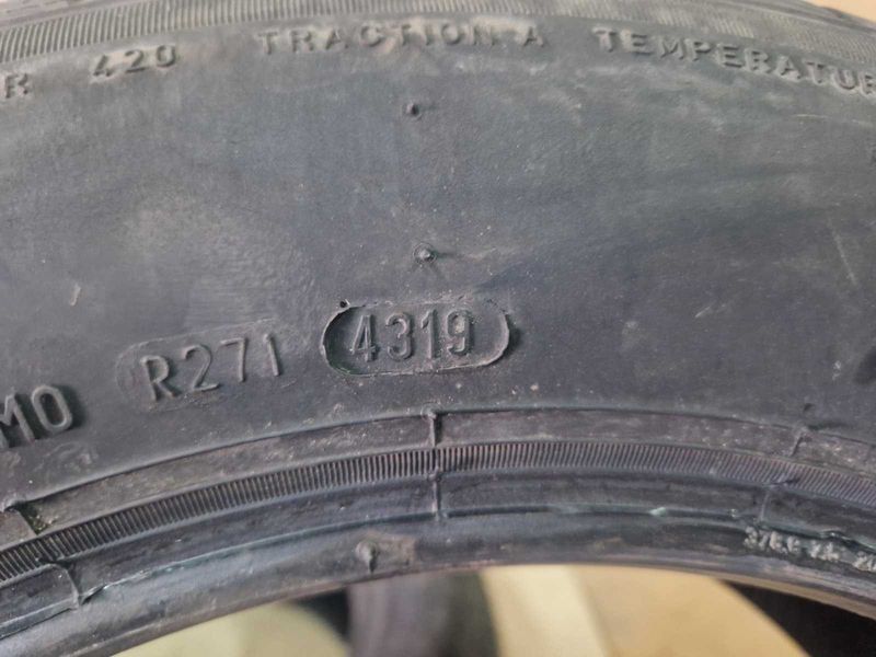 2 Pirelli R15 185/65
летни гуми DOT4819