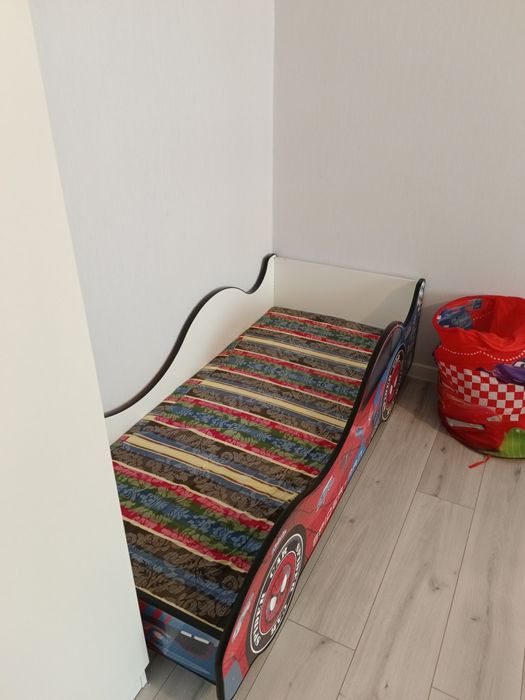 Здравствуйте, кровать машинка