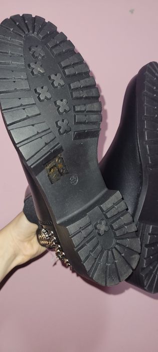 Дамски боти с камъчета