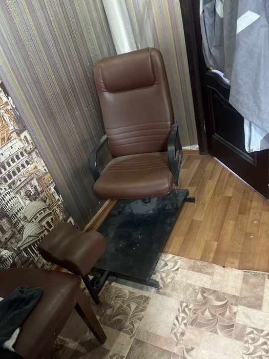 Педикюрное кресло в отличном состоянии