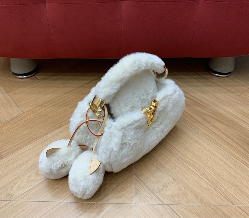 Louis vuitton чанта