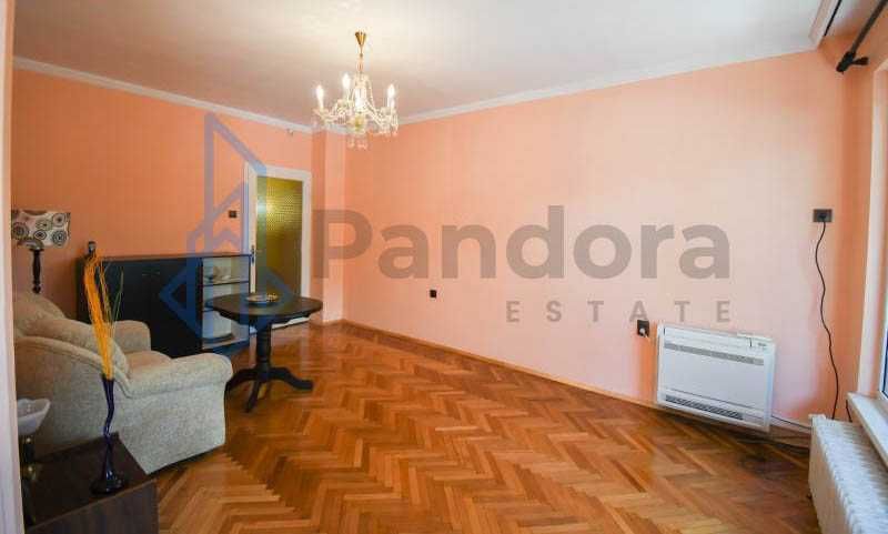 Дава се под наем Тристаен апартамент в София, Оборище - 92 кв.м за 499 € - Снимка #2