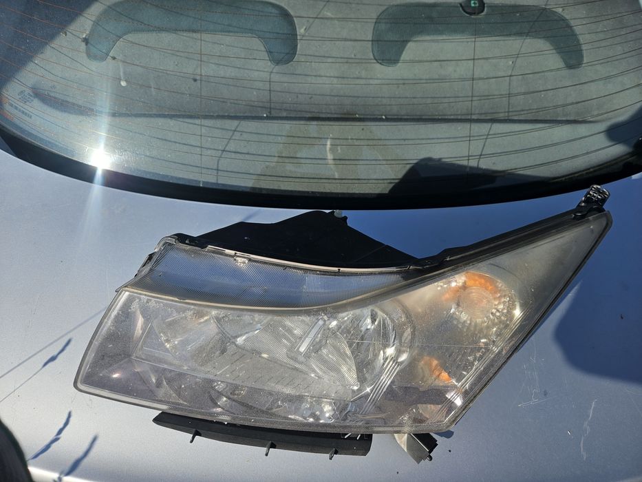 Ляв фар за Shevrolet Cryze 2014god