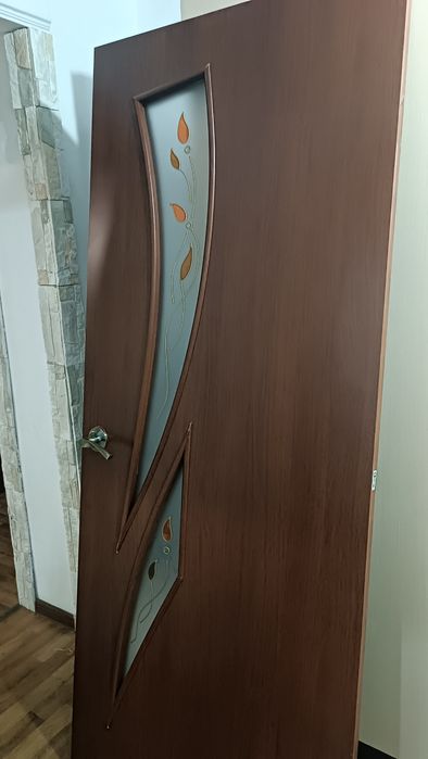 Продам двери между комнаты