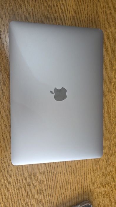 Macbook Air 8gb/256gb 2020г