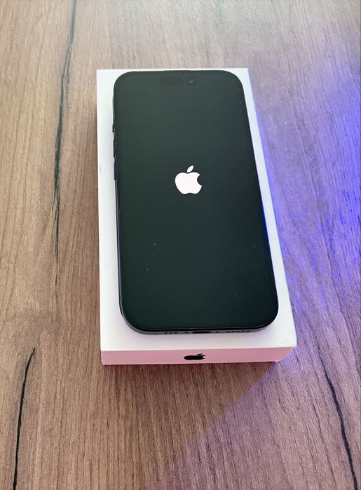 iPhone 15, 128GB, черен
