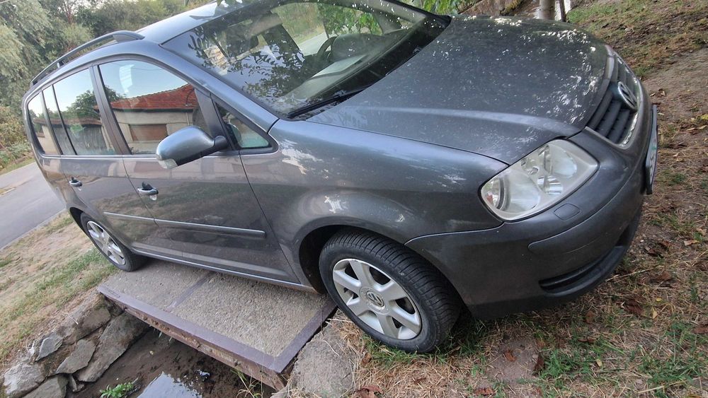 Vand urgent vw touran 2000 euro