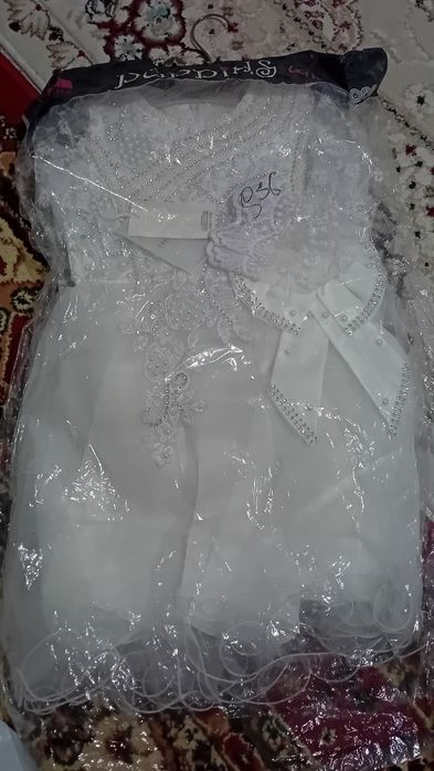 Ақ көйлек сатылады, белое платье.