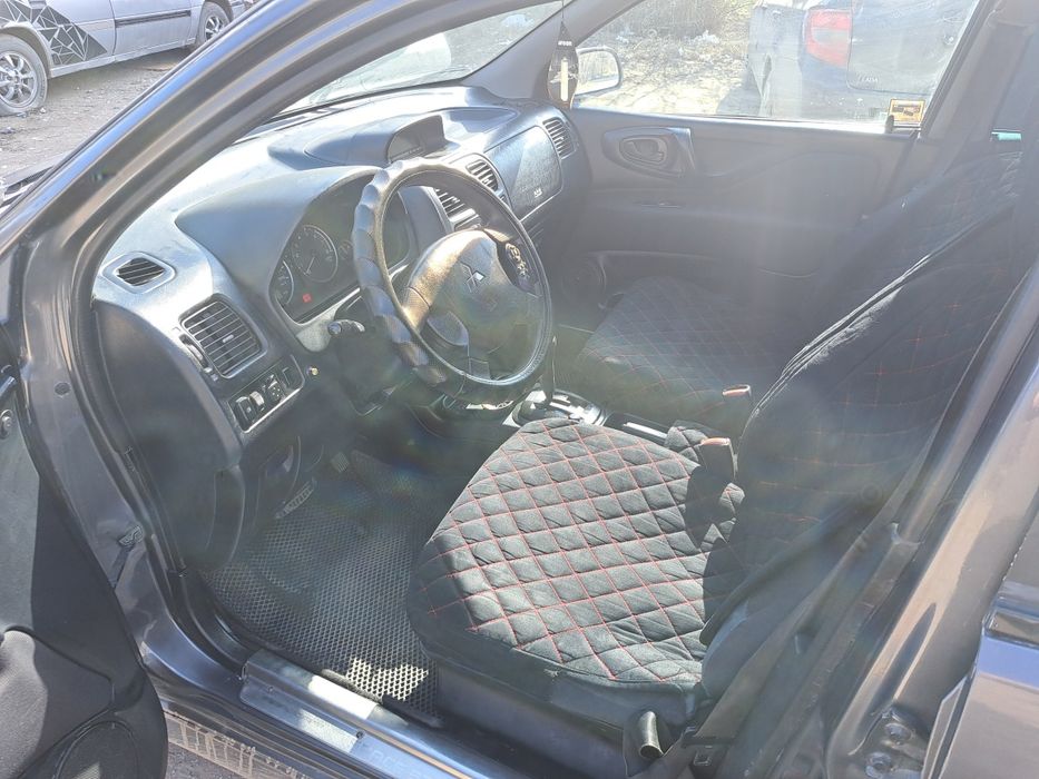 Митсубиши спейс стар