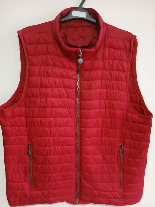 Vesta matlasata unisex  marimea XL sau 48-50 stare perfecta, putin pur