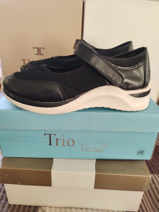 Продам туфли школьные на девочку.