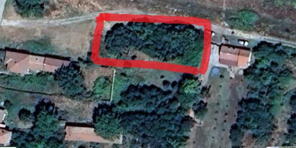 Парцел / дворно място !