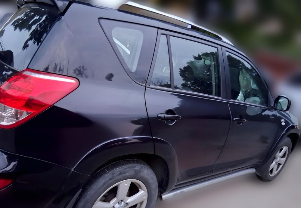 Джип TOYOTA Rav 4