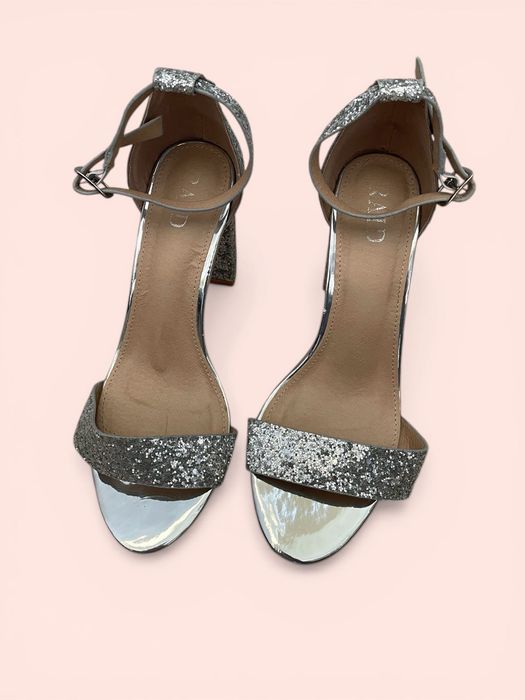 Брокатени дамски обувки на ток