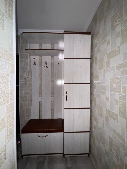 Продается прихожка (шкаф для одежды в прихожую)состояние нового,срочно