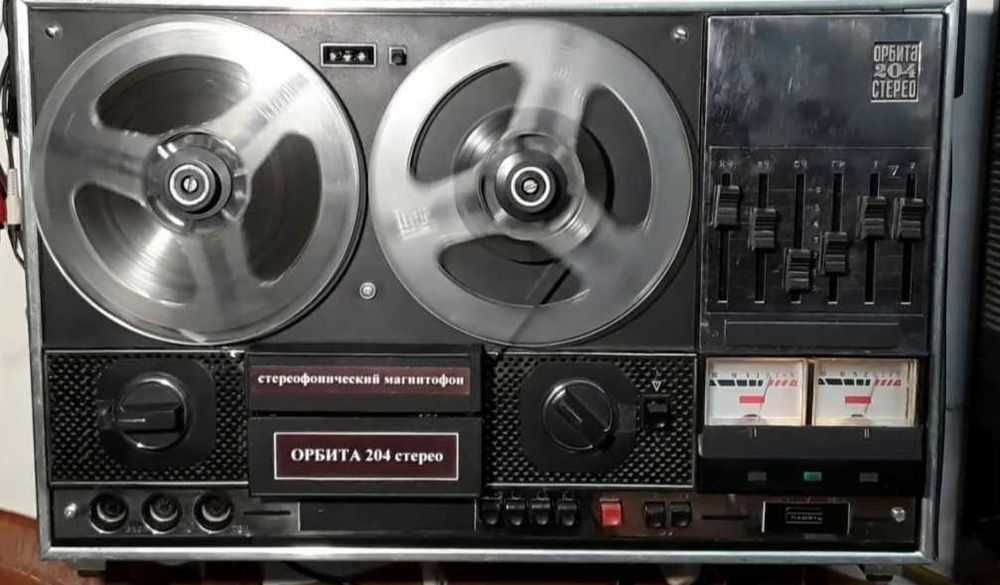 3модели Катушечный магнитафон есть