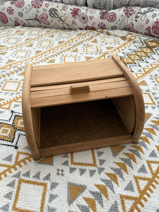 Хлебница деревянная