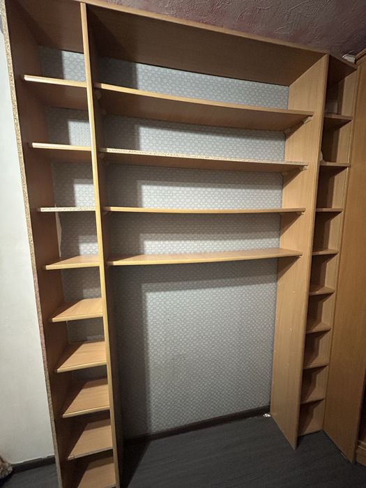 Продам стеллаж для книг