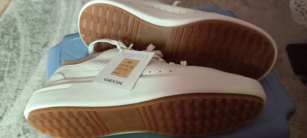 Pantofi sport damă.