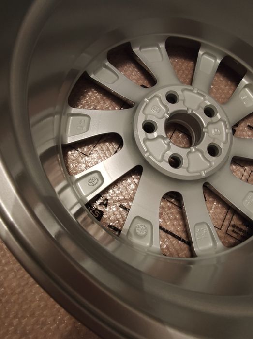 Продам комплект легкосплавных дисков