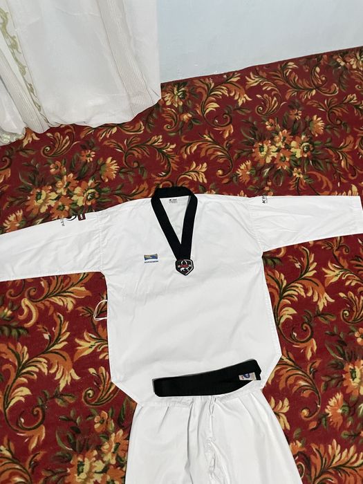 Таеквандо форма янги керески кукивон қора белбоқлари блан идеал янги