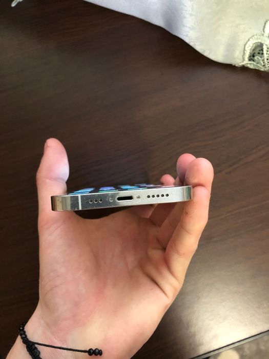 Iphone 12 pro fara probleme