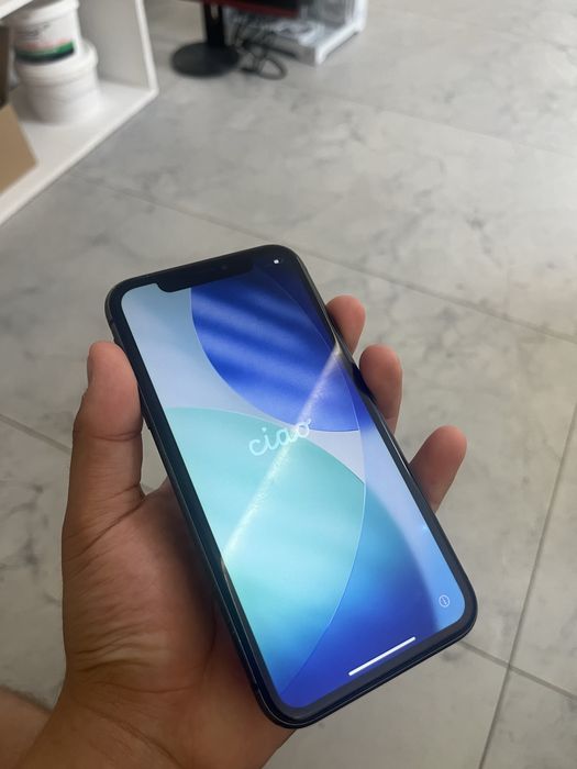 продам Iphone 11 В отличном состояний