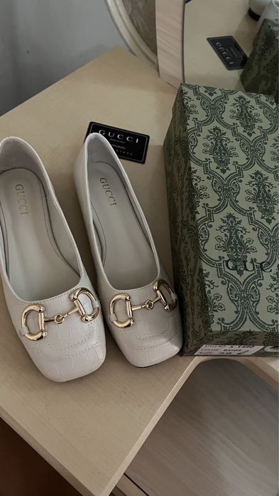 Туфли фирменные размер 38