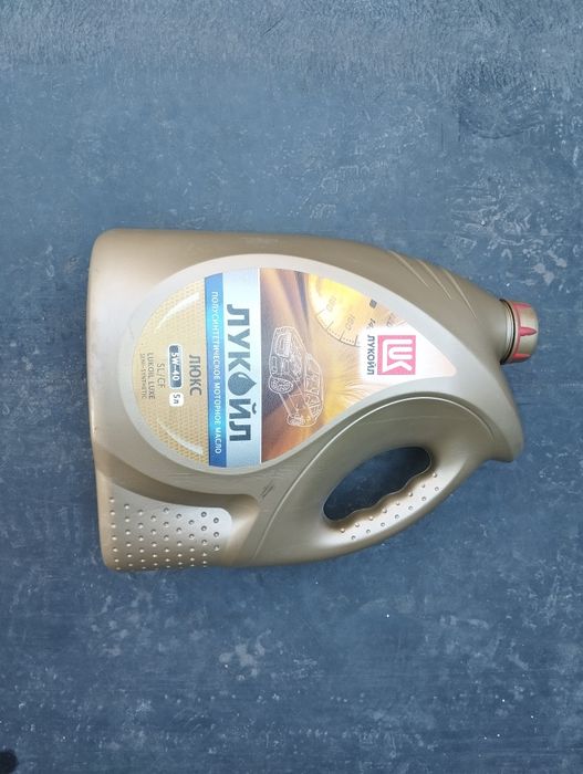 ЛукОйл_10w40_полусинтетика