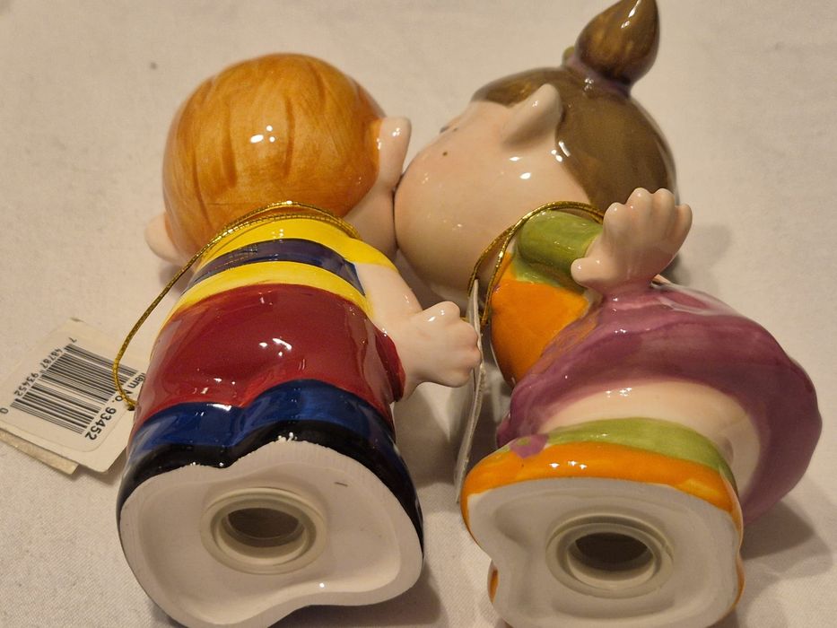 Set solniță & piperniță ceramică „Kissing Kids” – Westland Giftware | Decor romantic | Nou