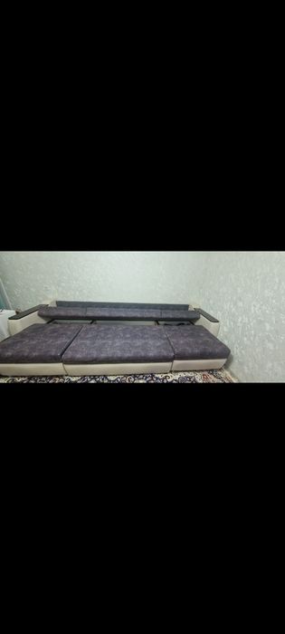 Раскладной диван с отсеками внутри